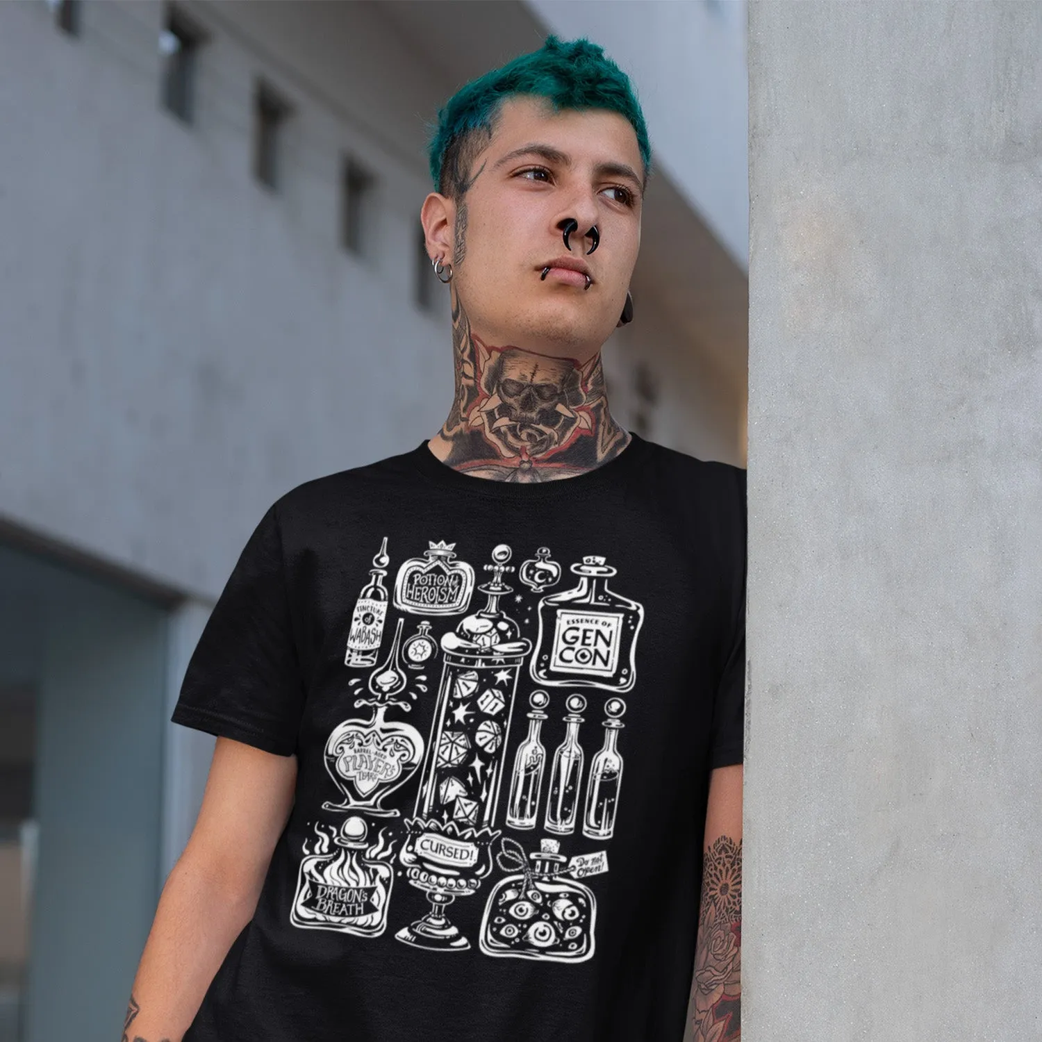 Roll A Crit Gen Con 2026 Potion Master T-shirt zwart