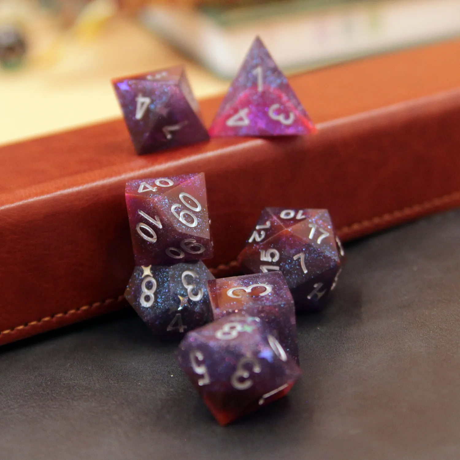 Roll A Crit Starfield Sharp Edge dobbelset 7 resin ster