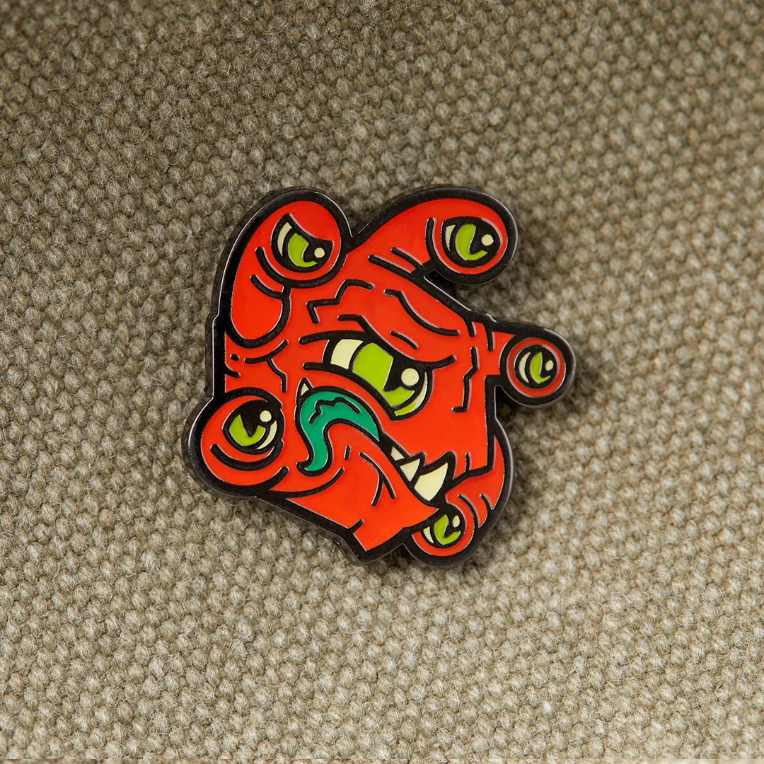 Roll A Crit Eye Tyrant emaille pin zwart