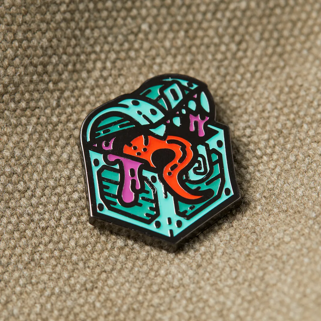 Roll A Crit Mimic emaille pin hard enamel