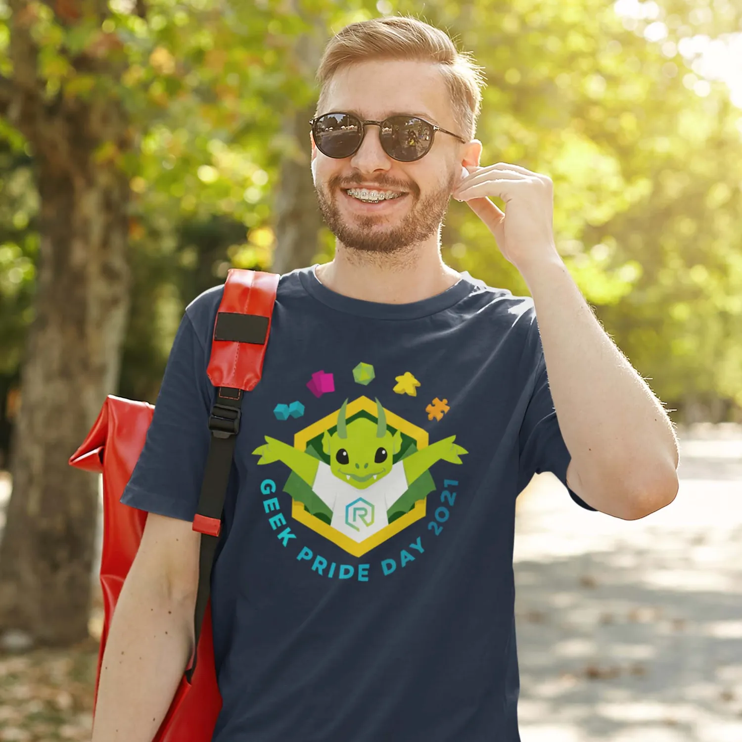 Roll A Crit Geek Pride Day 2021 T-shirt regenboog