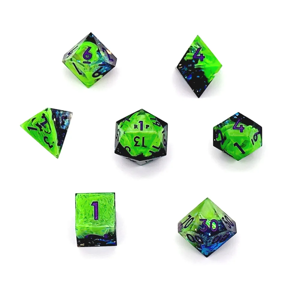 Roll A Crit Tasha's Green Mist sharp edge dobbelstenen 7-delig